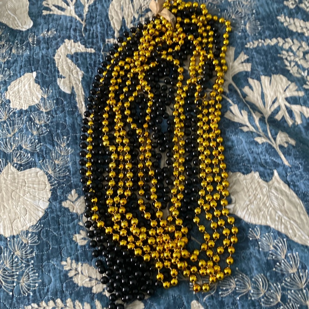 Saints NEW MARDI GRAS BEADS BLACK & GOLD Saints Steelers